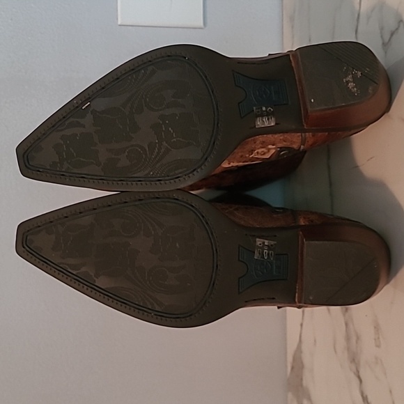 Ariat Leather Brown Textured Tooled Studded Snip Toe Western Cowgirl Boots 9.5 - Picture 14 of 16
